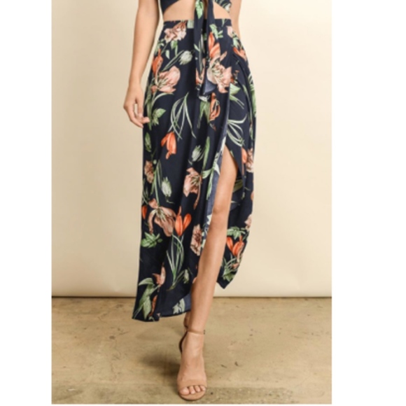 Tulip Print Maxi Skirt - Picture 3 of 3